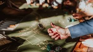 Antarmuka aplikasi orisgaming menampilkan permainan slot dan opsi pembayaran